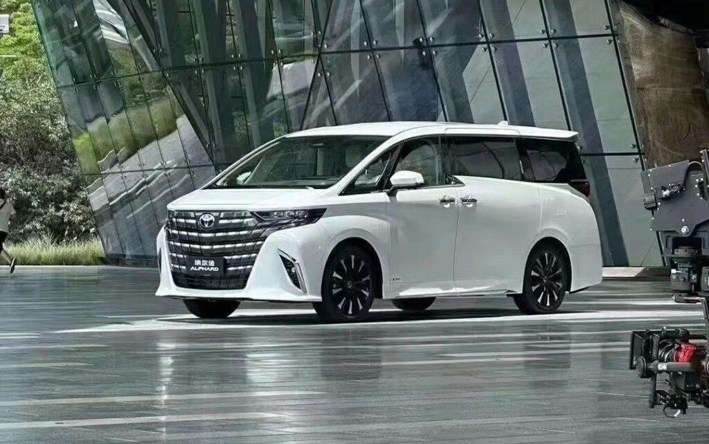 แอบเห็น! Toyota Alphard x Vellfire 2024 เวอร์ชันจีน