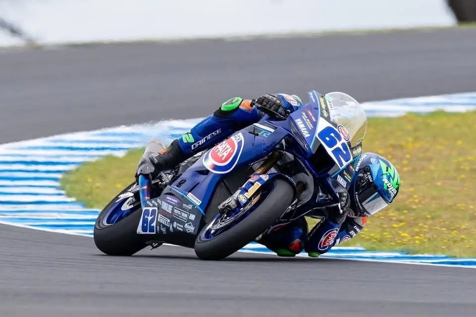 YAMAHA YZF-R9