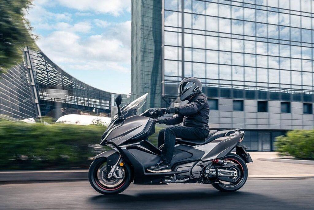 Kymco AK550