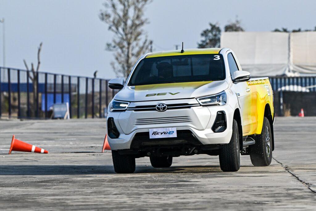 Toyota Hilux REVO 2024 ปรับหล่อครั้งสุดท้ายก่อนเจนใหม่มา