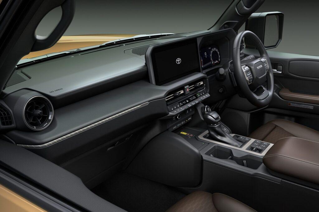 Toyota Land Cruiser First Edition รุ่นพิเศษขายญี่ปุ่นเพียง 8,000 คัน