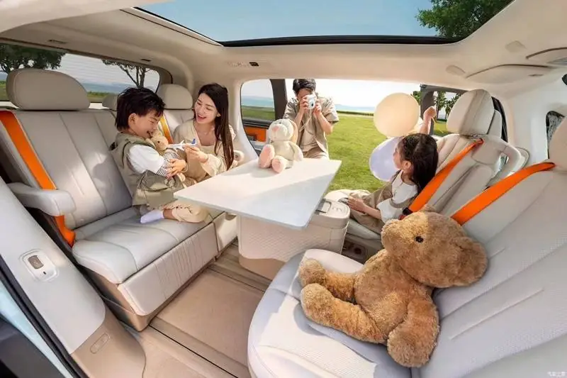 Zeekr MIX MPV EV