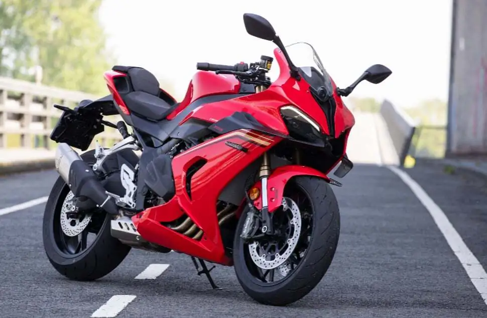 QJ Motor SRK 800 RR
