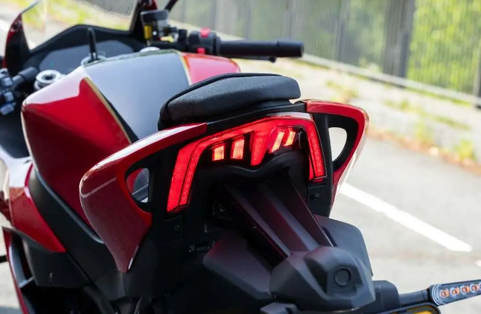 QJ Motor SRK 800 RR