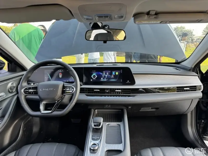Chery Fulwin A8