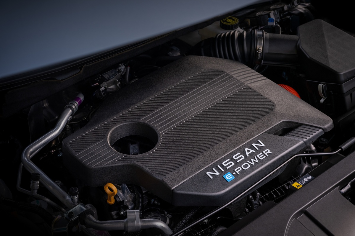 NISSAN