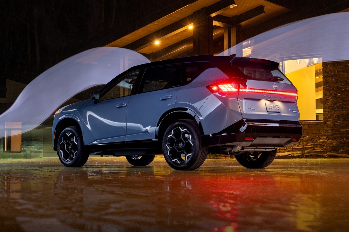 NISSAN
