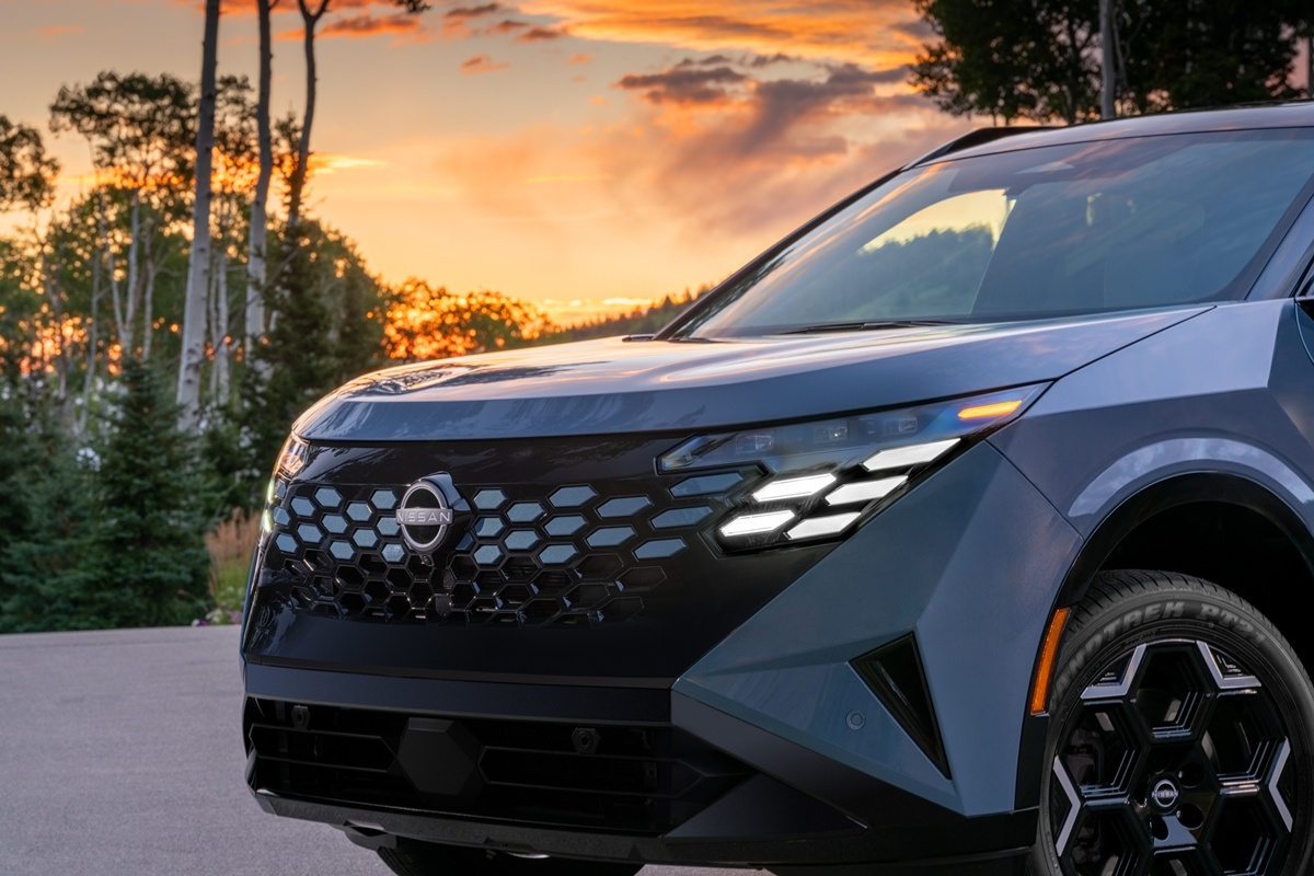 NISSAN